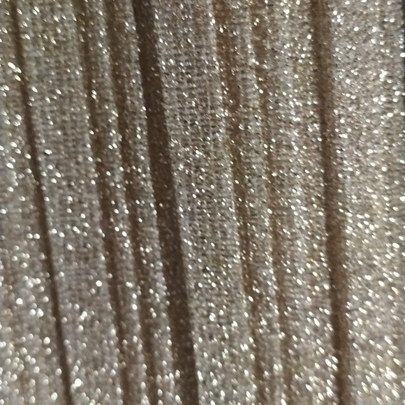 NY & Co🪩🏵️Metallic Plisse Tiered Rosette Dress - Picture 9 of 11